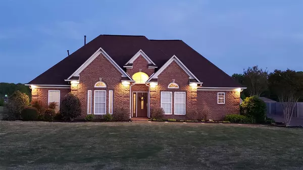 242 KEARNS CIR, Atoka, TN 38004