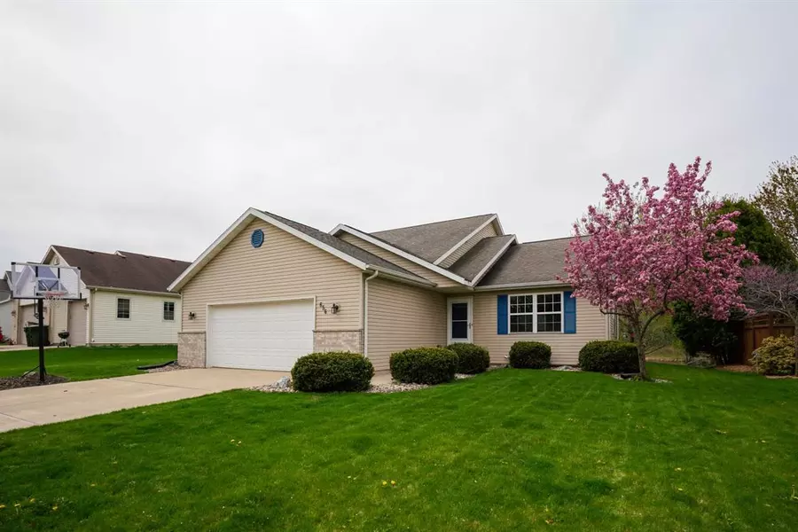 656 Invermere Dr, Sun Prairie, WI 53590