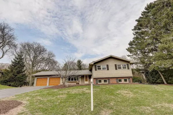 6006 Piping Rock Rd, Madison, WI 53711