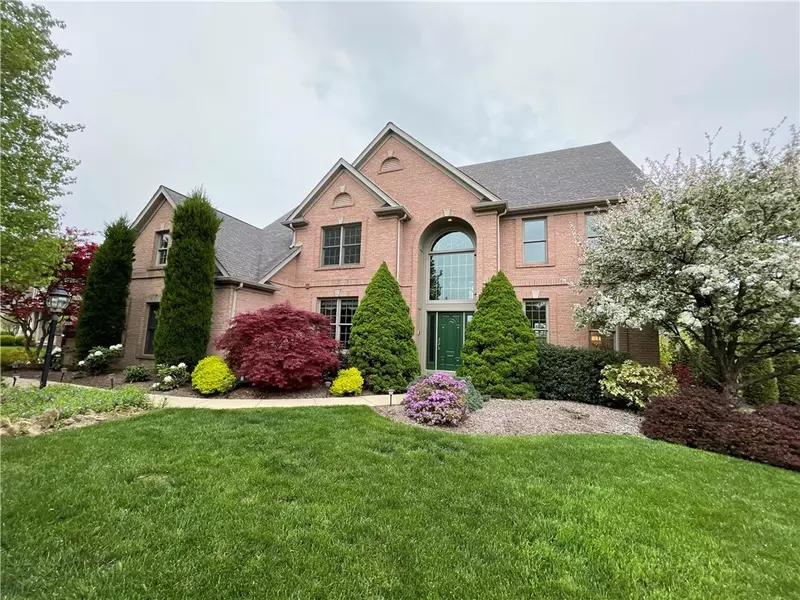 2511 Minton Dr, Coraopolis, PA 15108