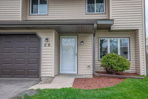 319 Shane Ct, Sun Prairie, WI 53590