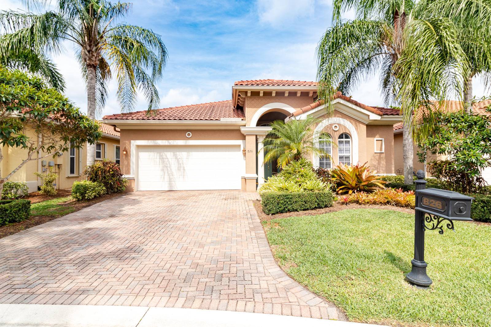 826 SW Palm Cove DR, Palm City, FL 34990