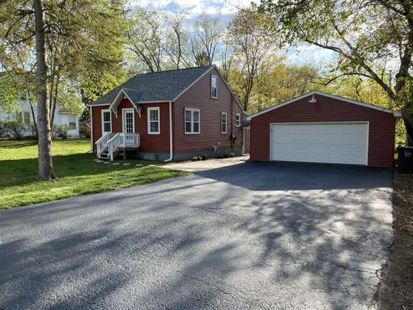 12004 255th Ave, Salem Lakes, WI 53179