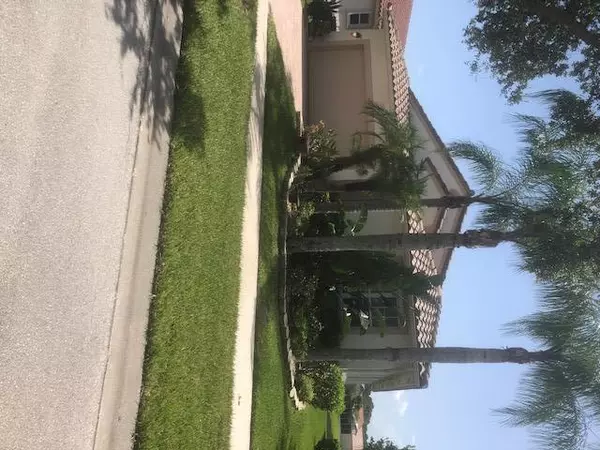 422 NW Springview LOOP, Port Saint Lucie, FL 34986