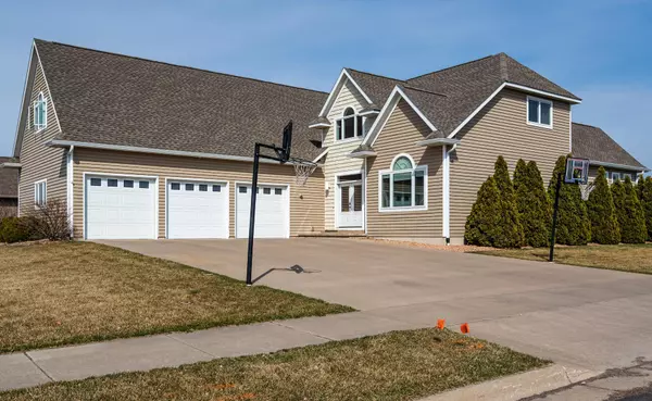 Holmen, WI 54636,715 Silver Dr