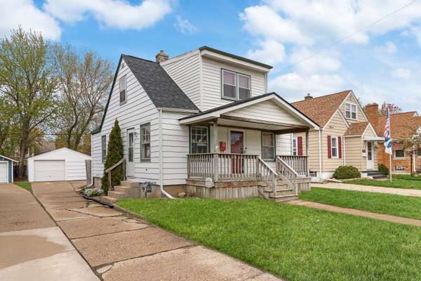 7330 41st Ave, Kenosha, WI 53142