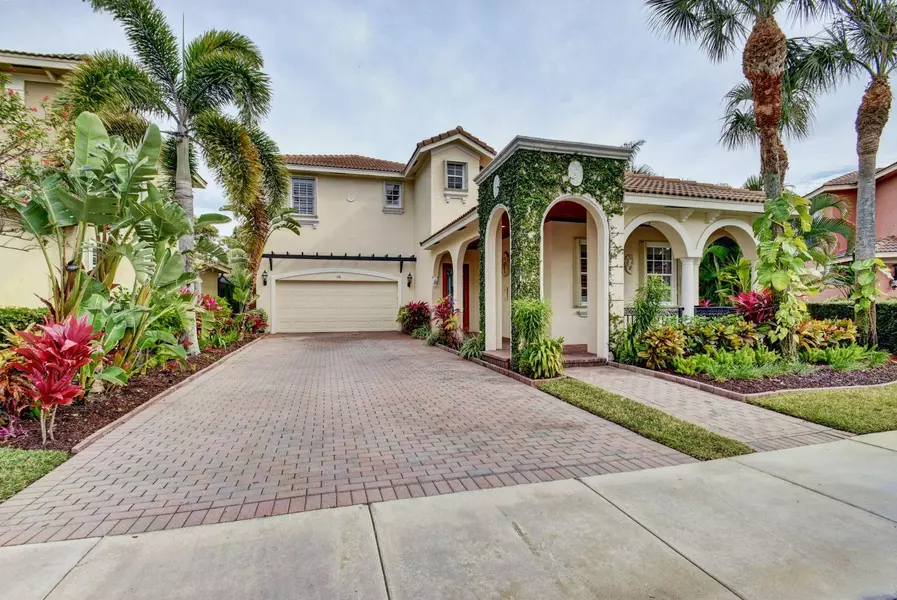 118 Via Castilla, Jupiter, FL 33458