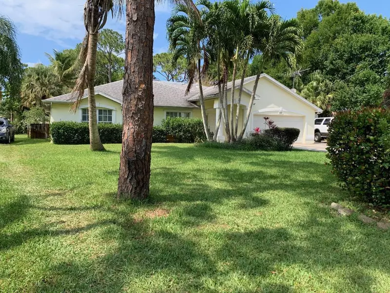 8667 SE Sharon ST, Hobe Sound, FL 33455