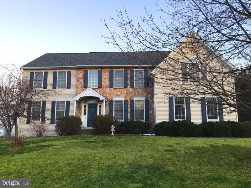 5382 WINDTREE DR, Doylestown, PA 18902