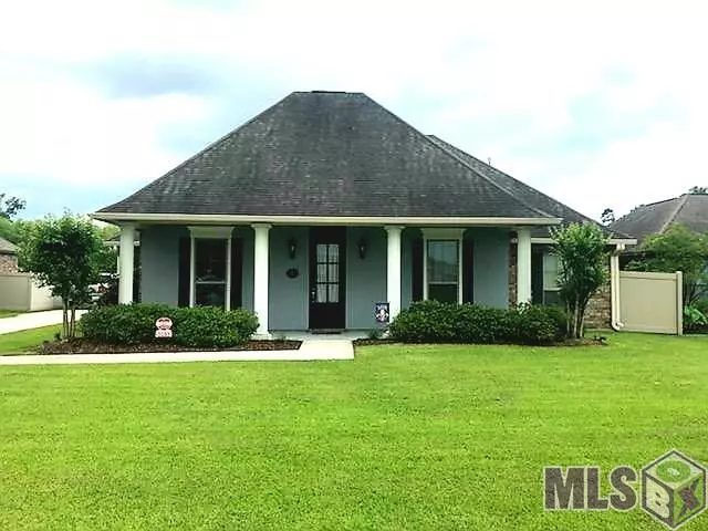 30932 CLEAR CREEK DR, Denham Springs, LA 70726