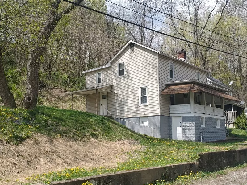 511 Evergreen Rd, Leechburg, PA 15656