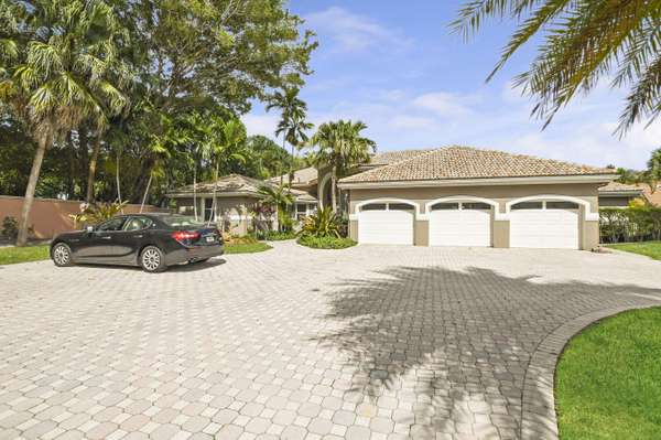 2550 NW 64th BLVD, Boca Raton, FL 33496