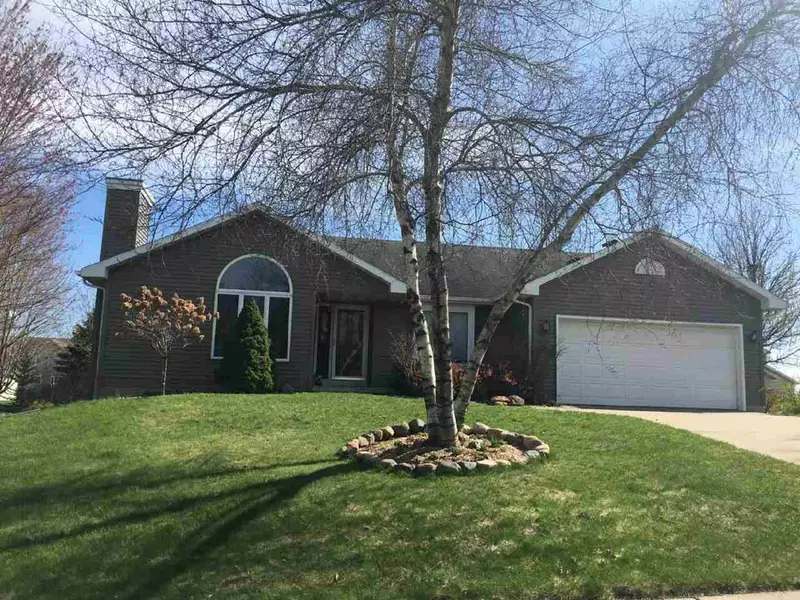 341 Stoney Ridge Tr, Stoughton, WI 53589