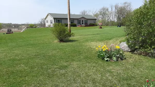 N4887 Duck Creek Rd, Jefferson, WI 53137