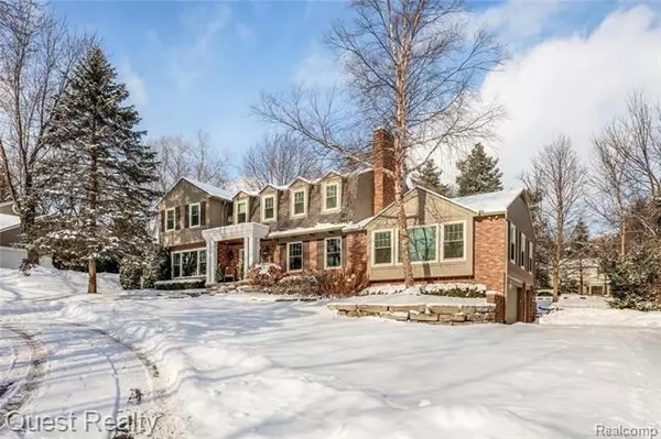 765 Brookwood Walke, Bloomfield Twp, MI 48304