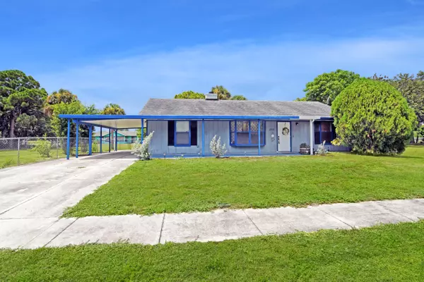 2911 Navajo AVE, Fort Pierce, FL 34946