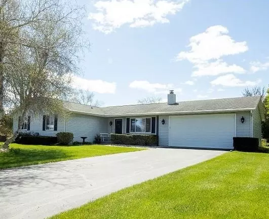 413 Eilbes Ave, Beaver Dam, WI 53916