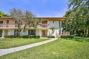 100 Brackenwood RD, Palm Beach Gardens, FL 33418