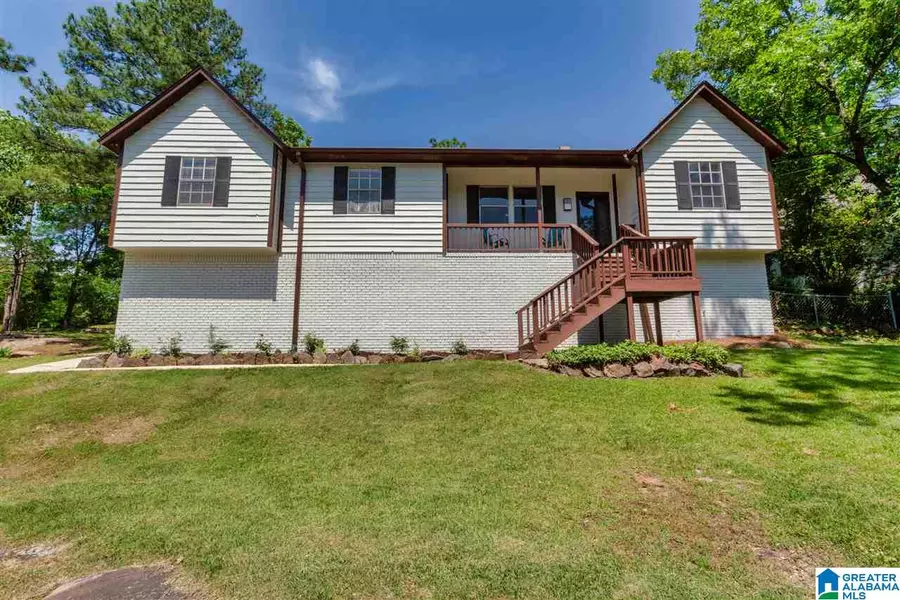 2350 LOCKE LN, Hoover, AL 35226