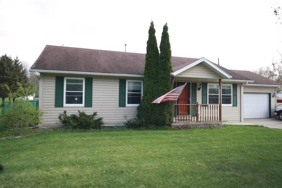 230 W Miller Rd, Rio, WI 53960