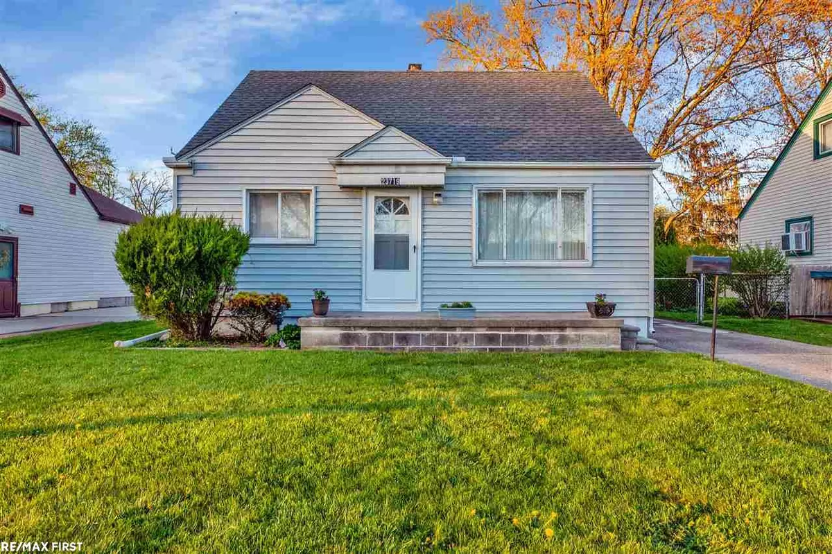 Saint Clair Shores, MI 48082,23719 Beverly