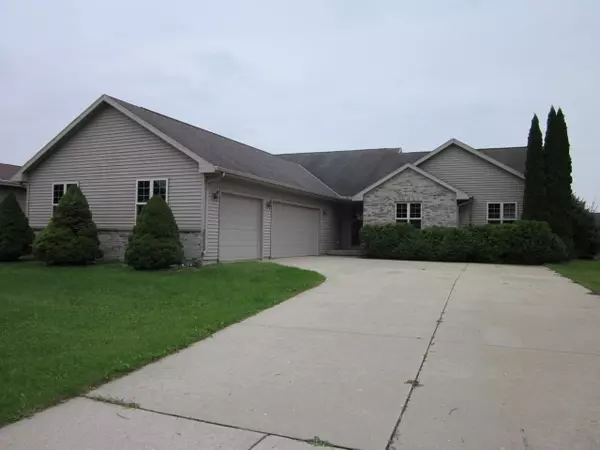 575 Spencer Dr, Evansville, WI 53536-1064