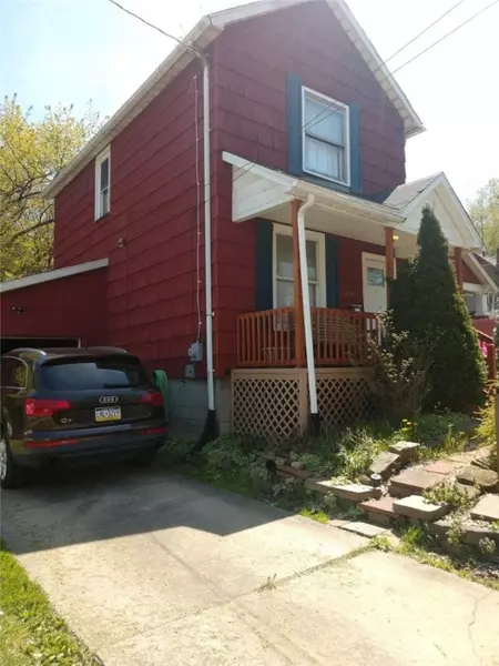 276 N Oakland Ave, Sharon, PA 16146