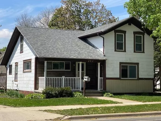 217 N Pearl St, Janesville, WI 53548