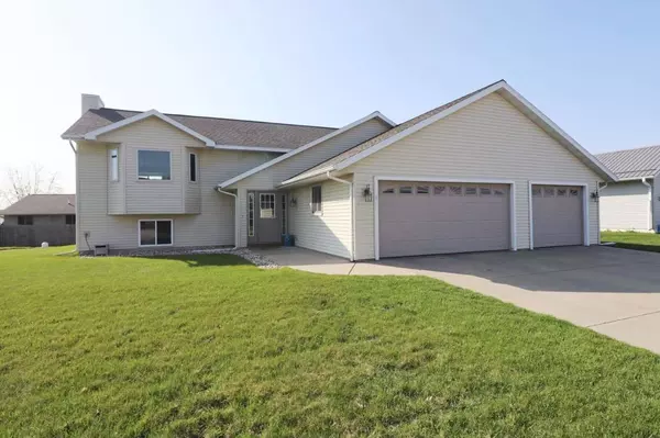 147 Barbara Ann Dr, Reedsburg, WI 53959