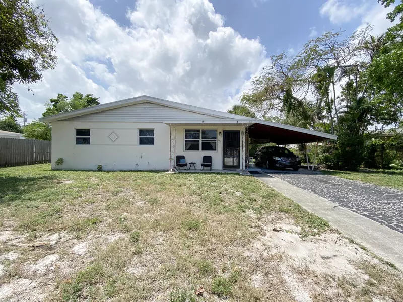 1021 S 14th CT, Lantana, FL 33462