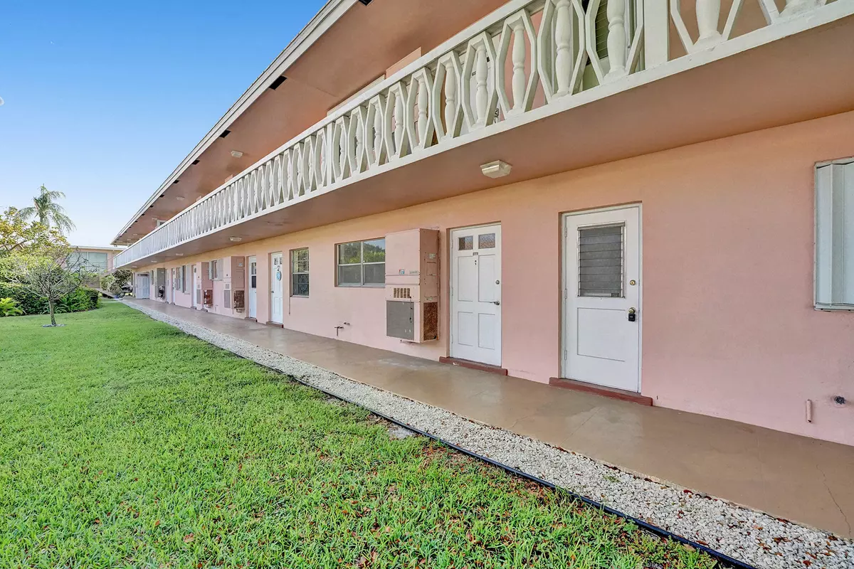 Boca Raton, FL 33431,300 NE 20th 3060 ST 3060