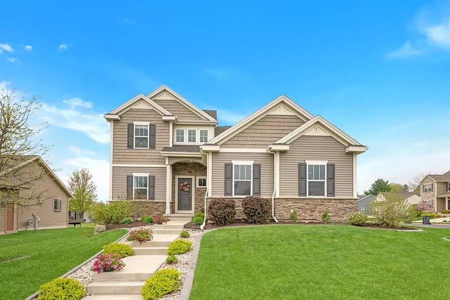 4341 Memorial Cir, Windsor, WI 53598