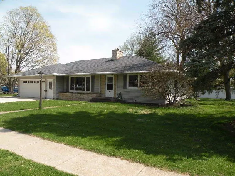 317 W Griswold St, Ripon, WI 54971