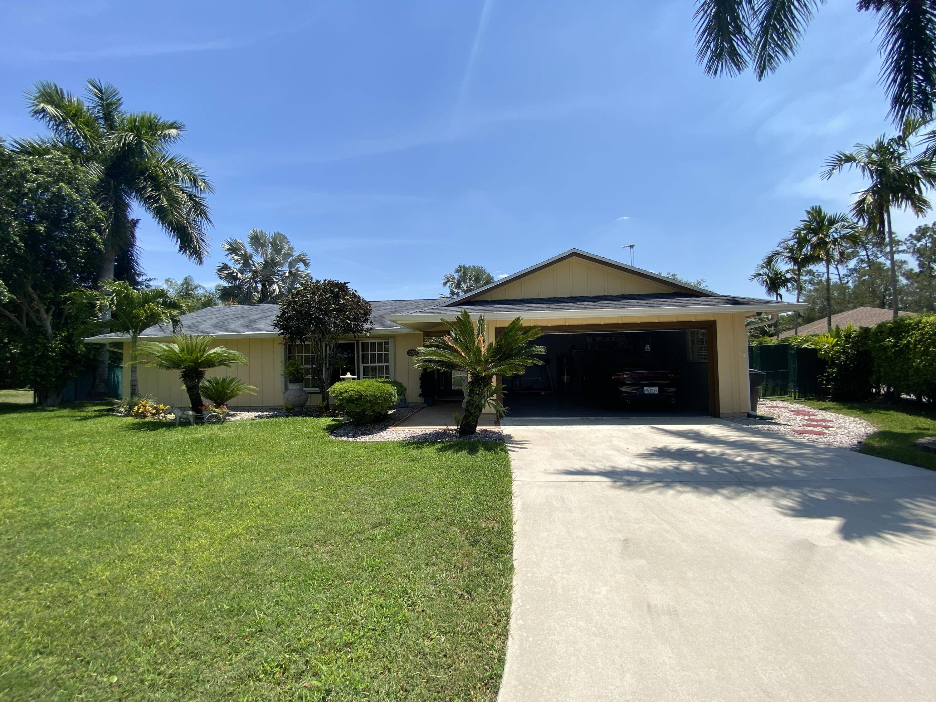 Wellington, FL 33414,12074 Tumbleweed CT