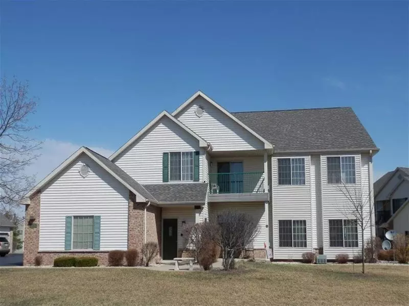 120 Pheasant Run #B, Johnson Creek, WI 53038