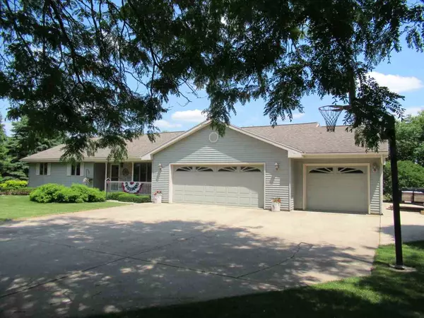 8320 N Oak Ridge Dr, Milton, WI 53563-0000