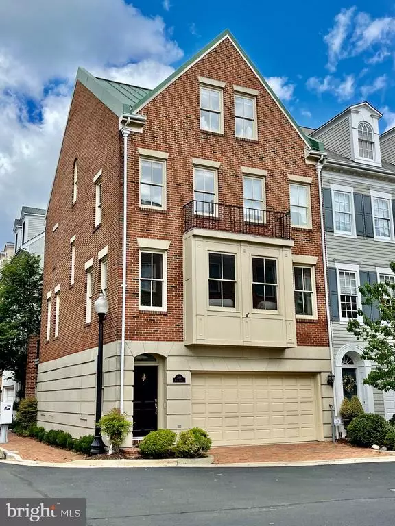 709 KAHN, Alexandria, VA 22314