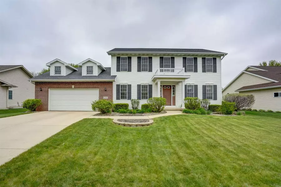 2116 Meadow Green, Stoughton, WI 53589