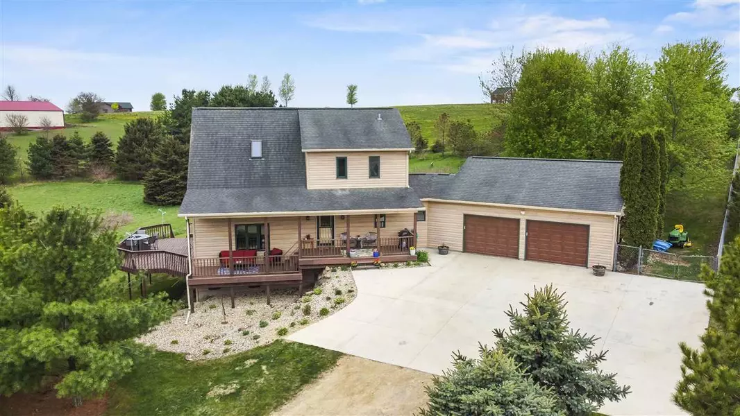 N7919 Postville Rd, Blanchardville, WI 53516