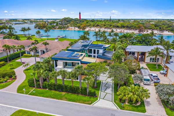 100 Lighthouse DR,  Jupiter Inlet Colony,  FL 33469