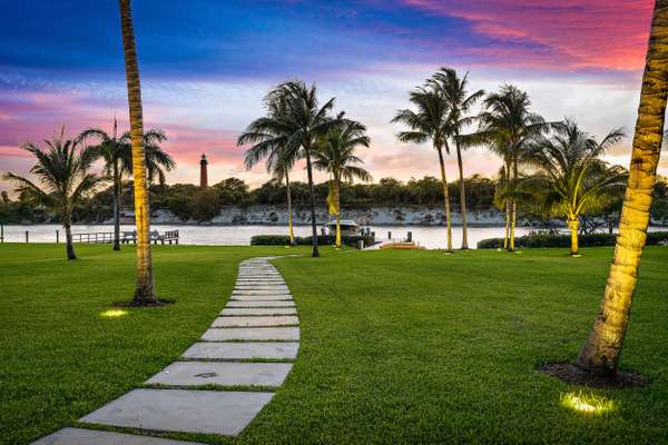 Jupiter Inlet Colony, FL 33469,100 Lighthouse DR