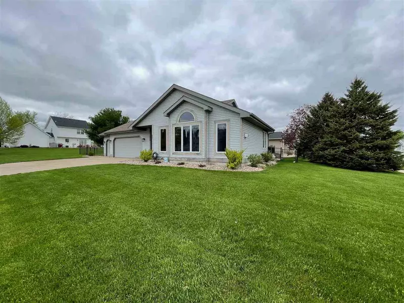 404 Greig Tr, Stoughton, WI 53589