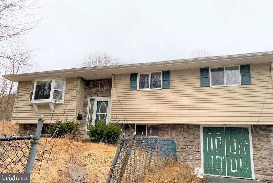 559 N 3RD ST, Minersville, PA 17954