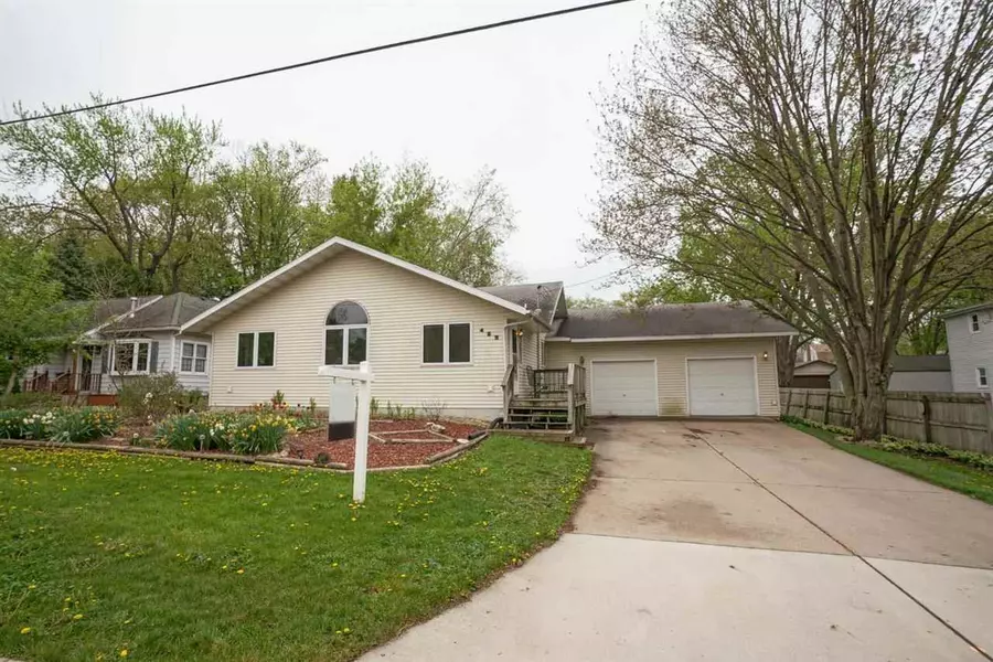 429 Yahara St, Deforest, WI 53532