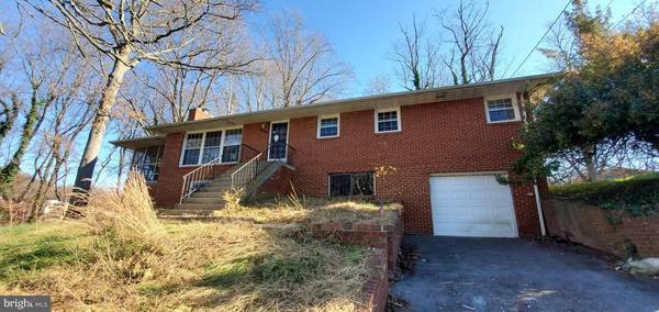 6002 MIDDLETON LN, Temple Hills, MD 20748