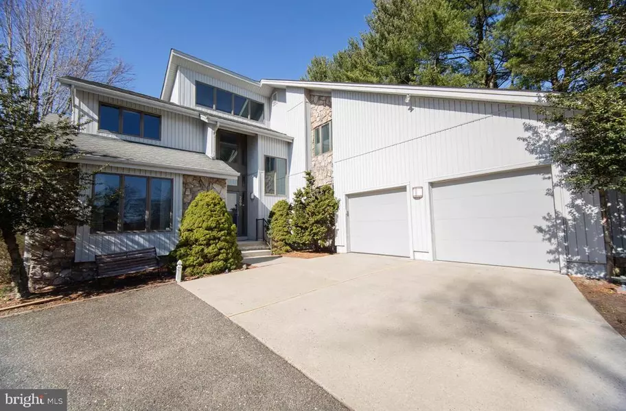 209 UNION MILL RD, Mount Laurel, NJ 08054