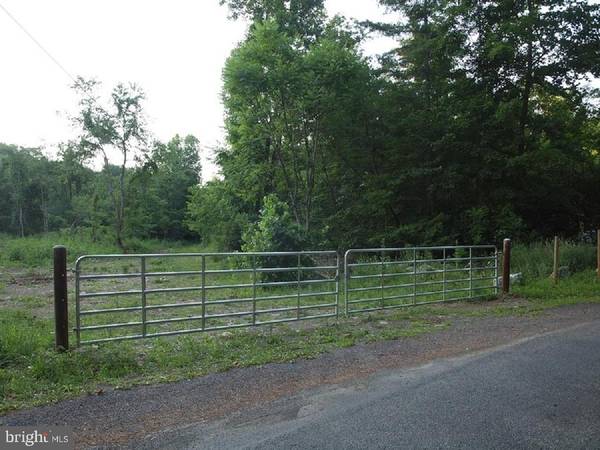 1864 MILLERS RUN RD, Sugar Grove, WV 26815