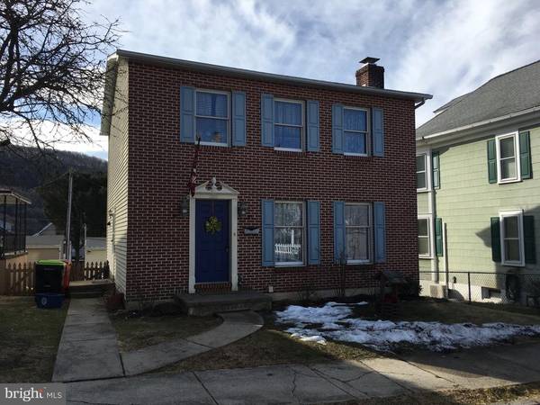 525 CARBON ST, Pottsville, PA 17901