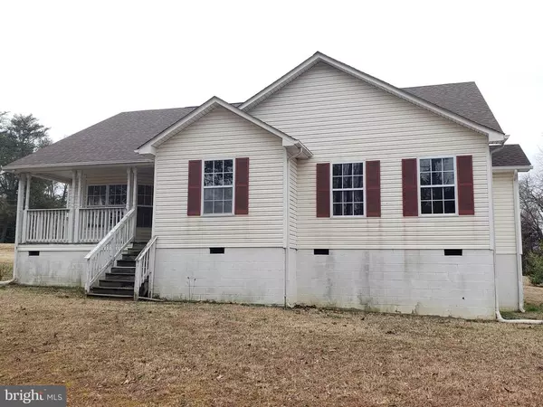 111 RICHARDSON RD, Hustle, VA 22476