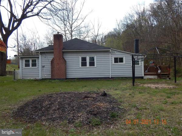 12 EMILY DR., Paw Paw, WV 25434